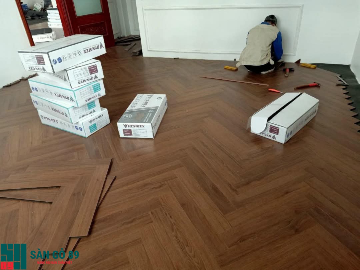 Sàn gỗ Dynatex xương cá Standard Technology Malaysia.