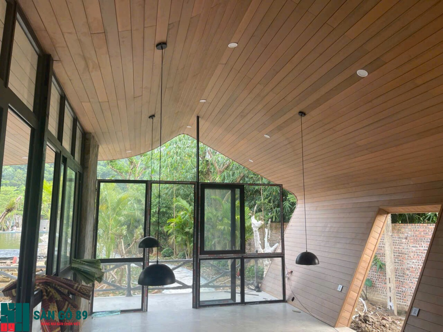 Gỗ nhựa Linowood ốp tường, trần nhà